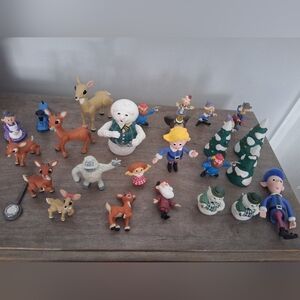 Rudolph The Red Nosed Reindeer Island of Misfit Toys Lot Of 23 Figures  2002